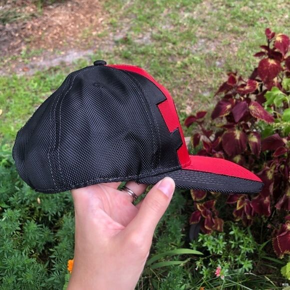 MARVEL Deadpool Snapback Hat Disney - Picture 6 of 10